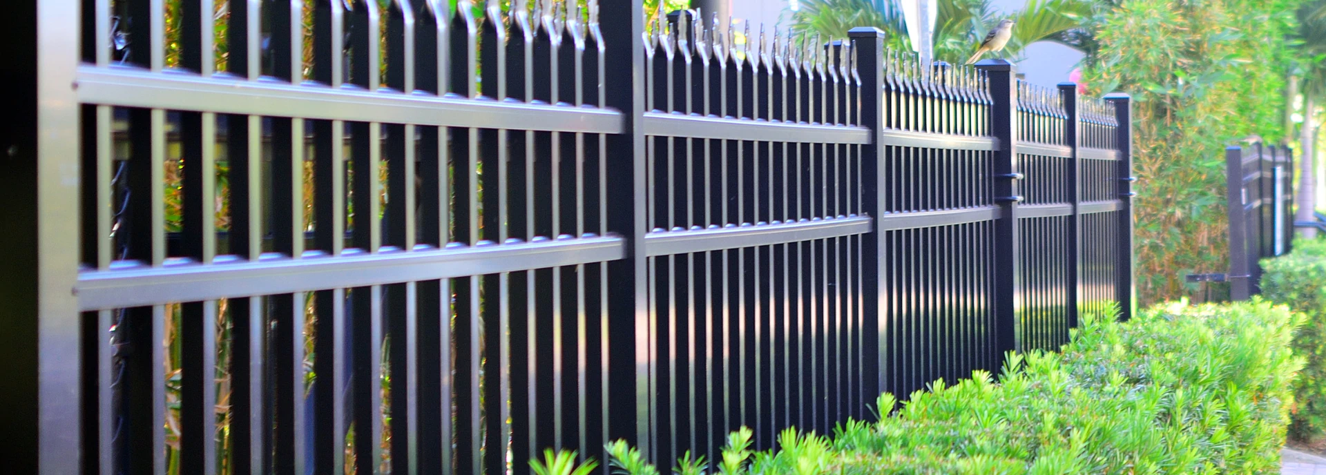 hero fencing side view services